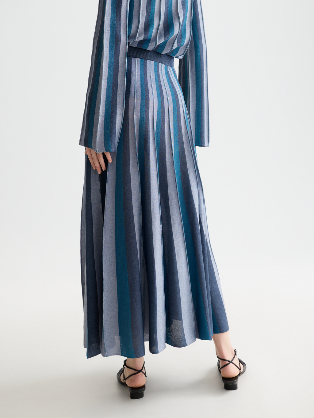 Pleated stripe knitted midi skirt