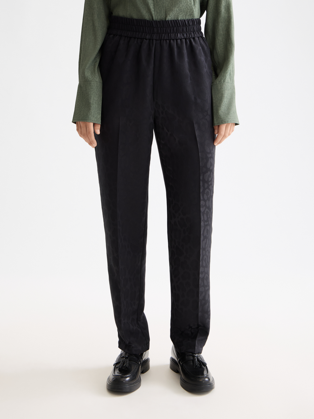 Maia mid rise tapered leg jacquard pant