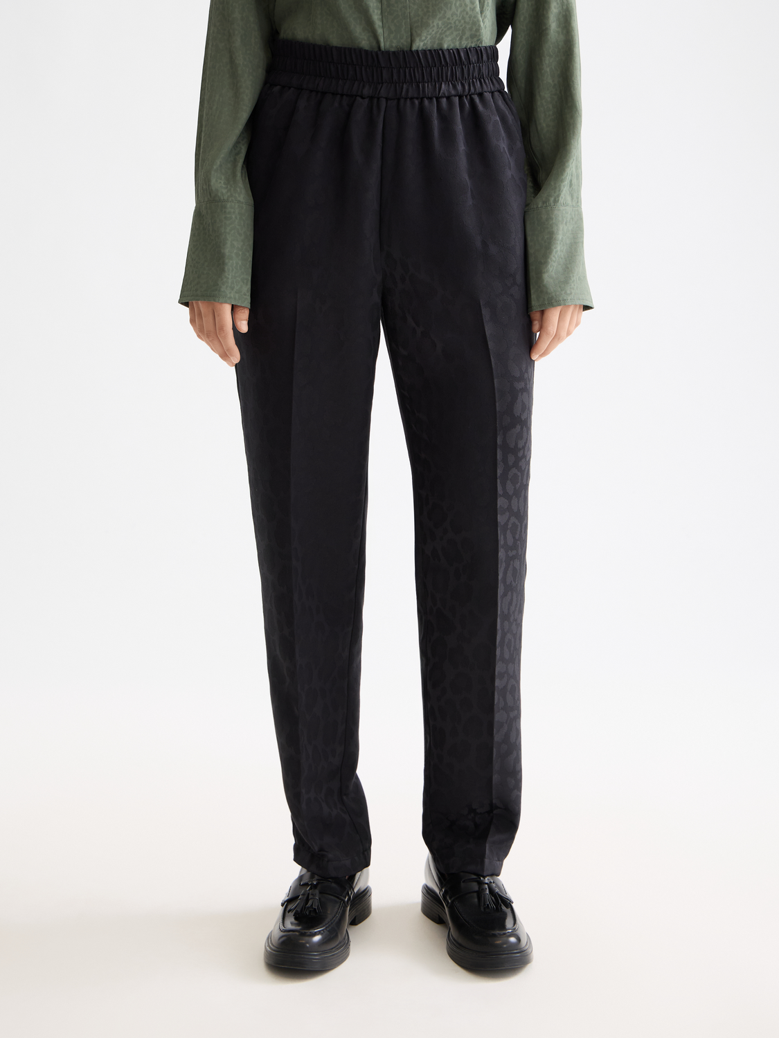 Maia mid rise tapered leg jacquard pant