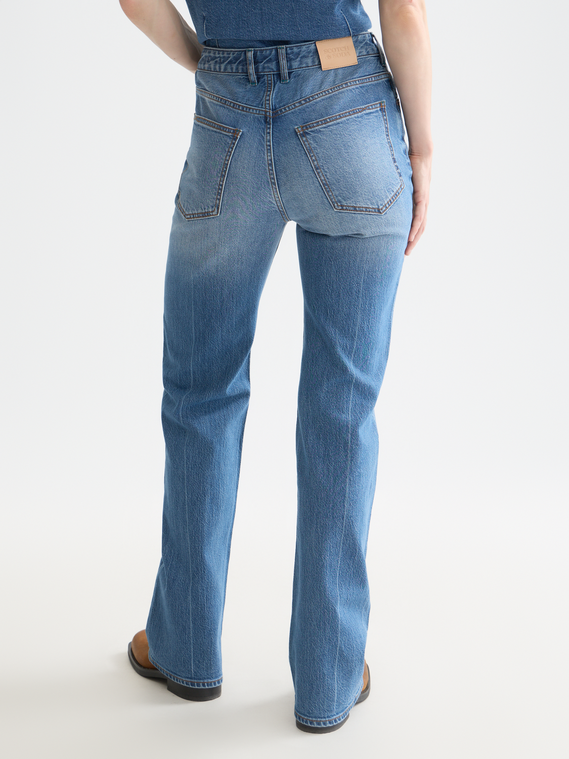 The Glow bootcut jeans