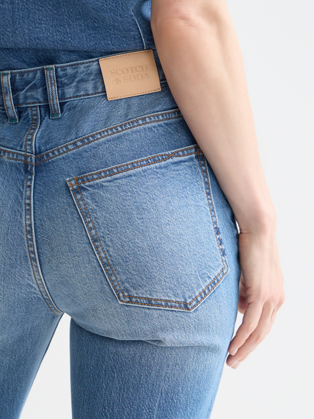 The Glow bootcut denim