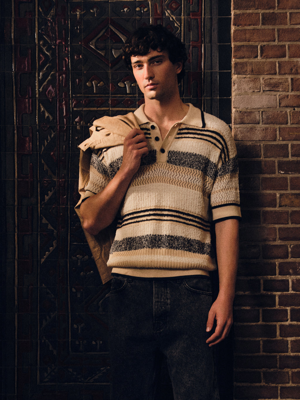 Structured dropped shoulder knitted polo