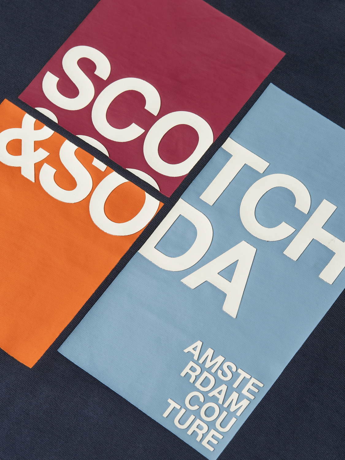 GRAPHIC TEE