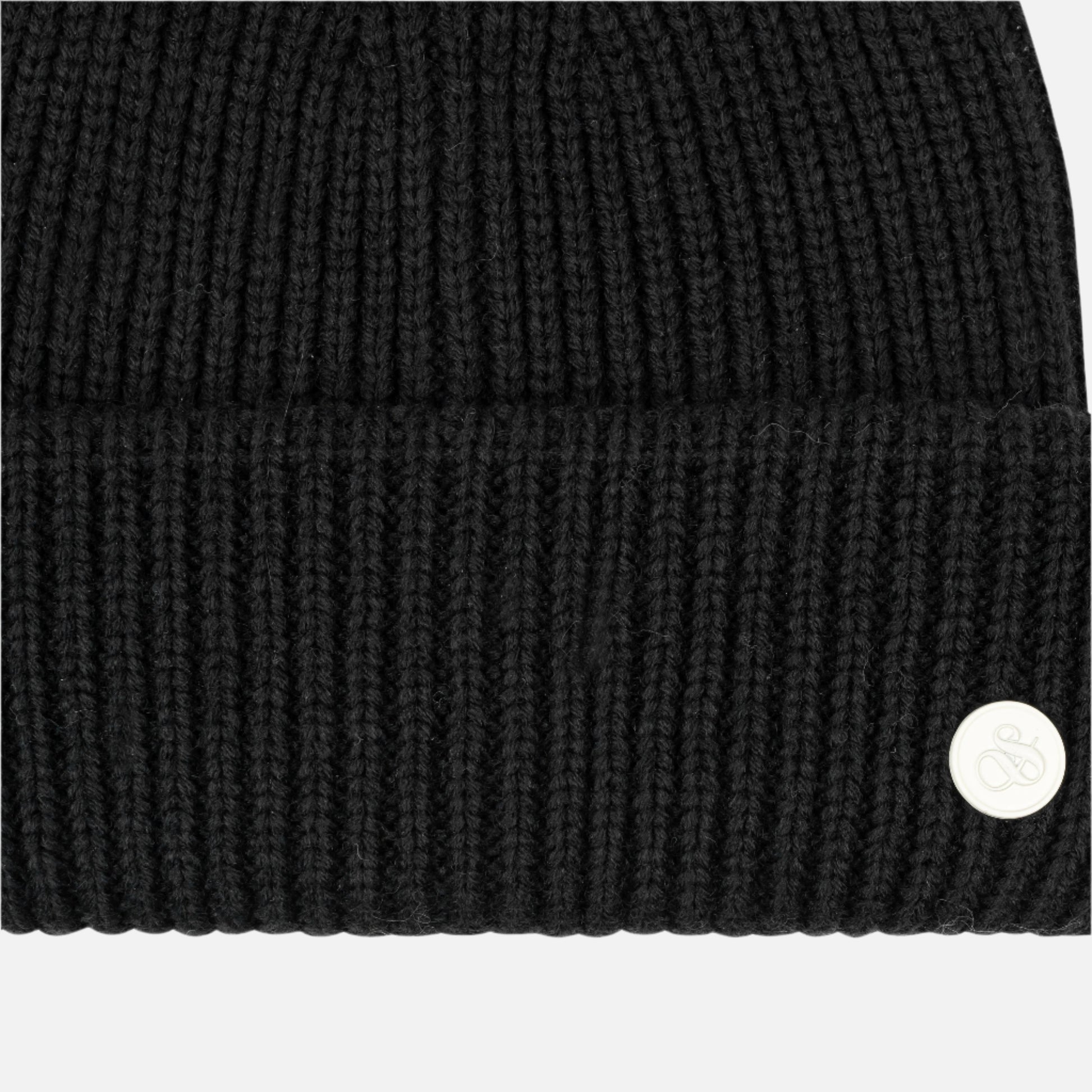 RIVET CUFF BEANIE