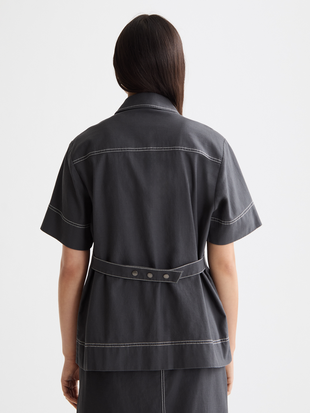 Patch pocket short sleeve shirt