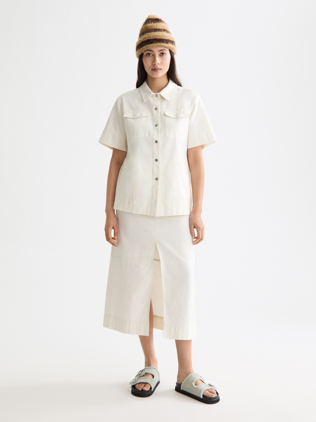 Patch pocket short sleeve shirt