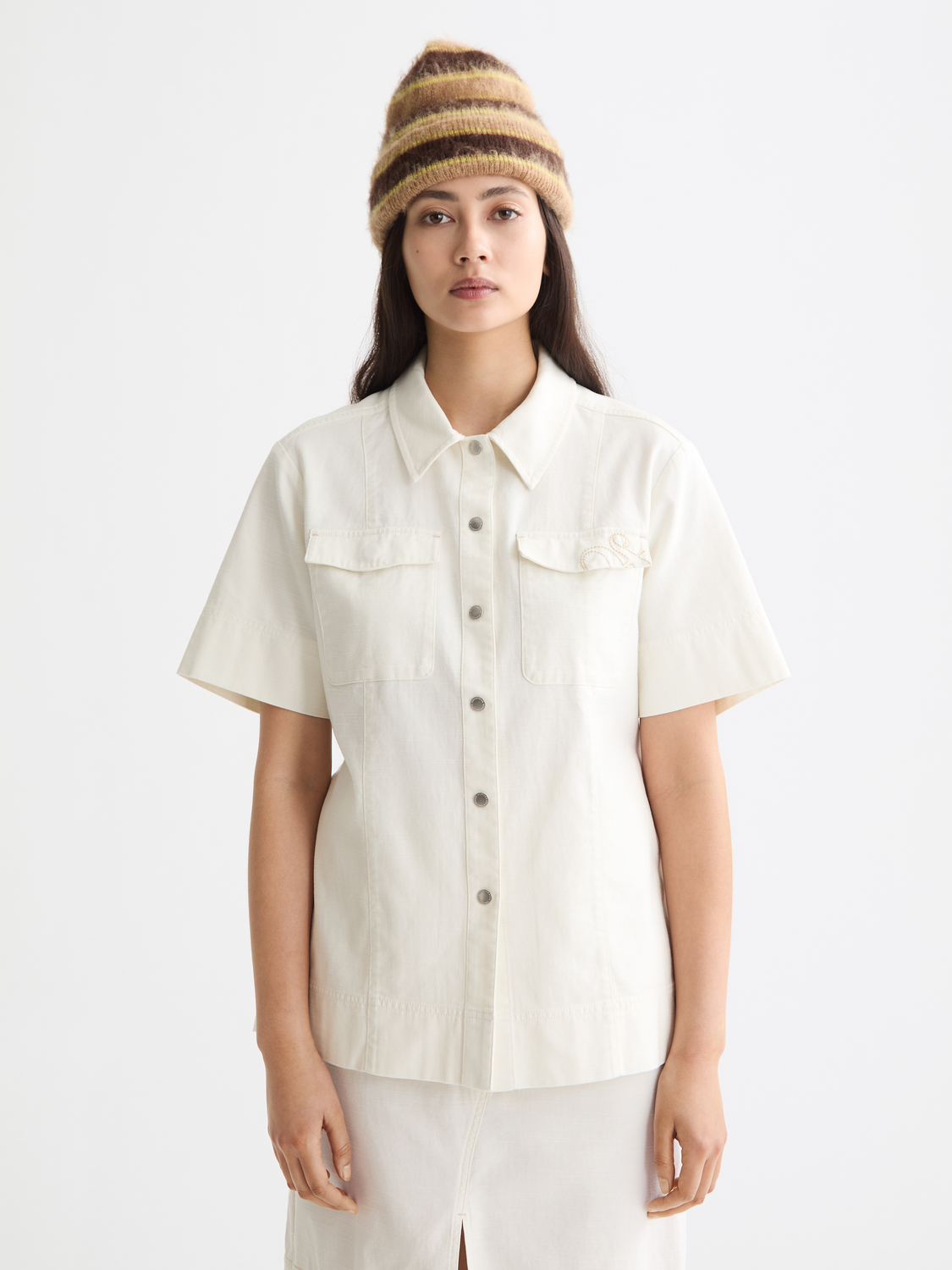 Patch pocket short sleeve shirt