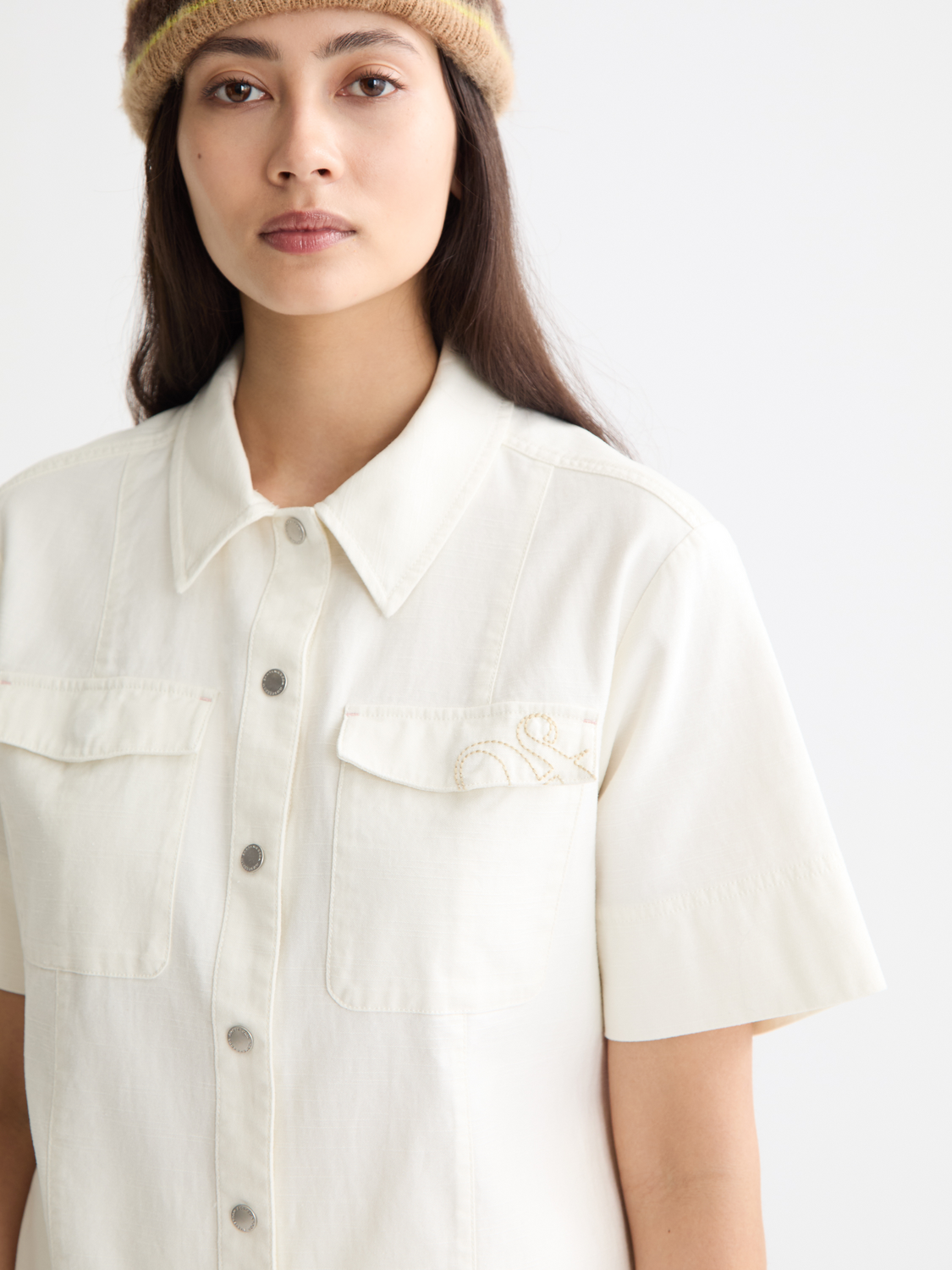 Patch pocket short sleeve shirt