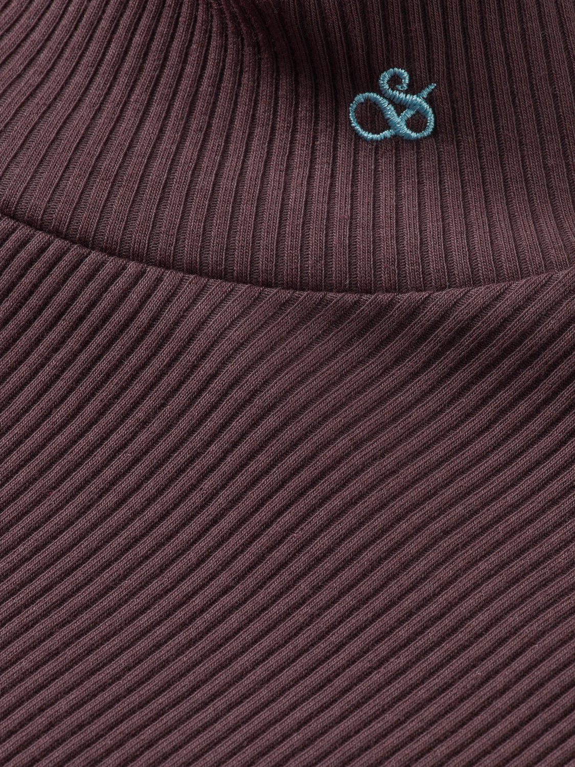 Mock neck rib T-shirt