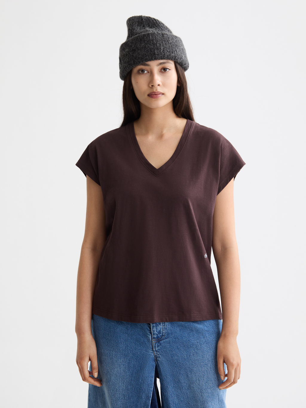 Slub V-neck T-shirt