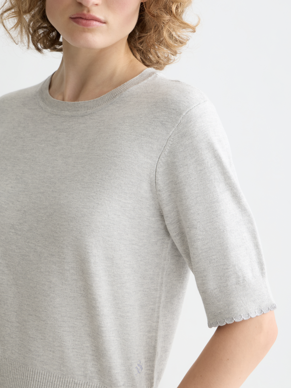 Crew neck short sleeve pullover