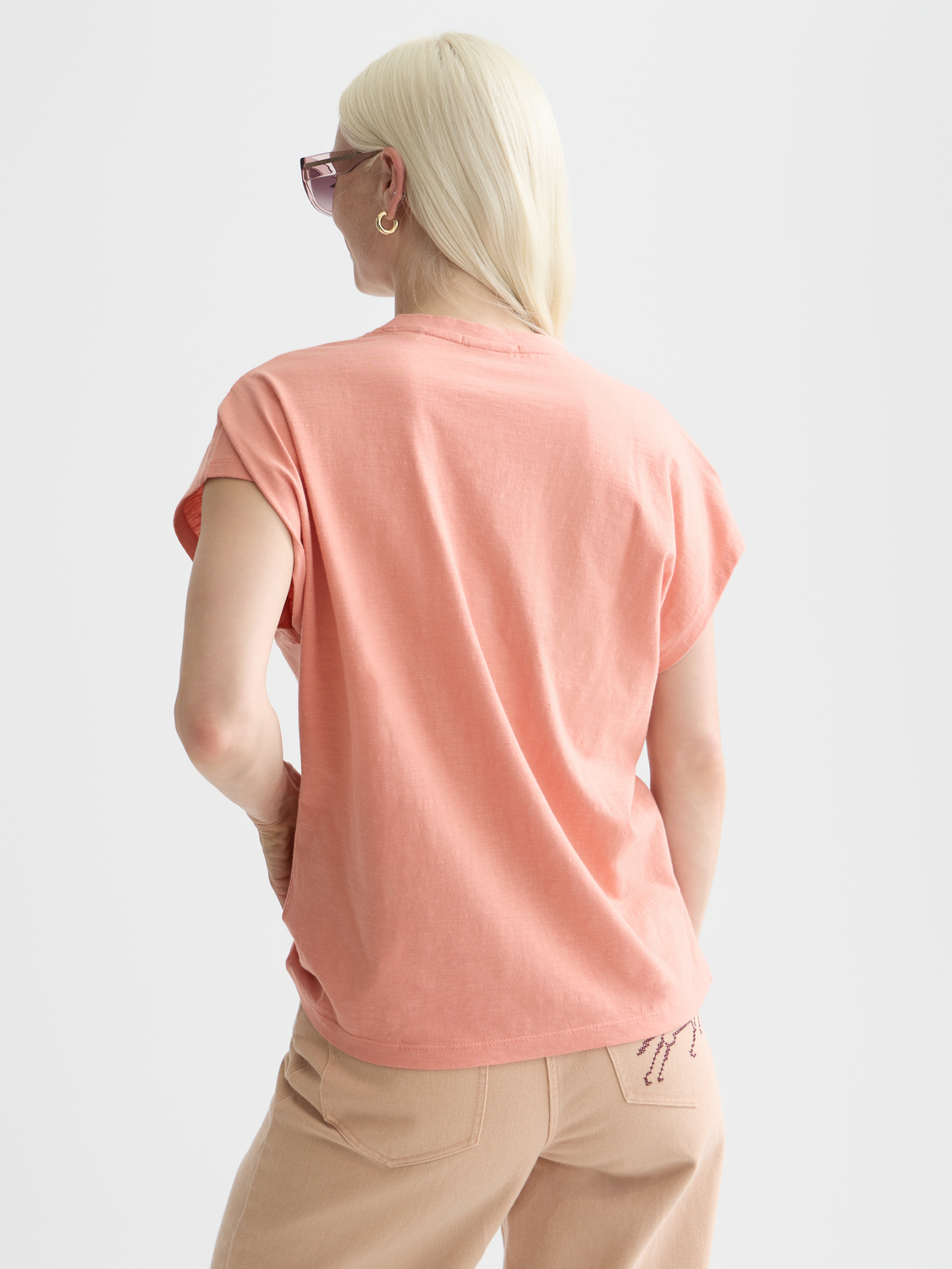 V-neck logo embroidery t-shirt - CANYON CLAY