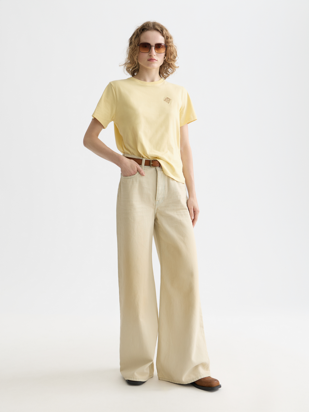 Regular fit T-shirt with chest artwork