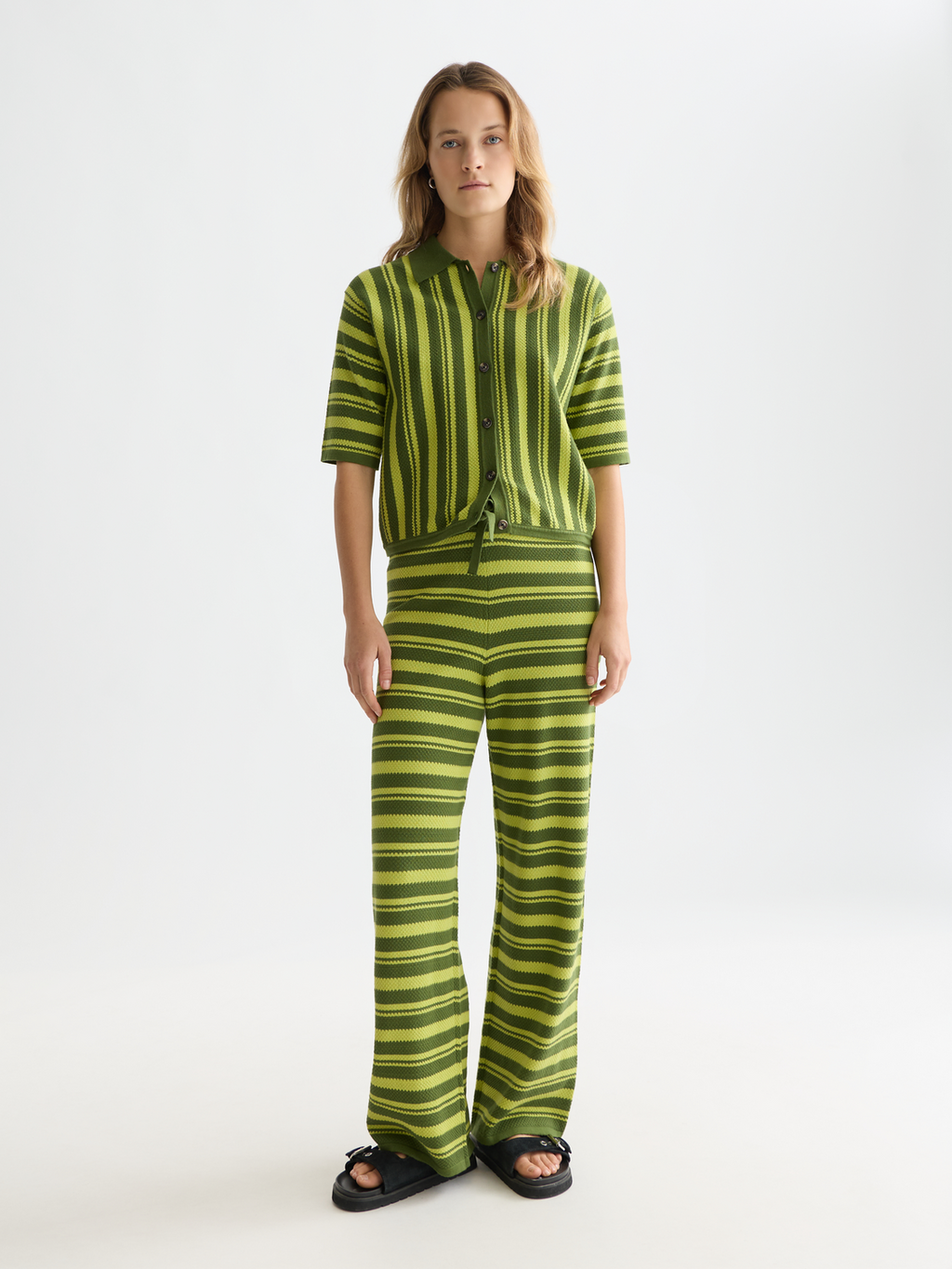 Textured vertical stripe knitted tee