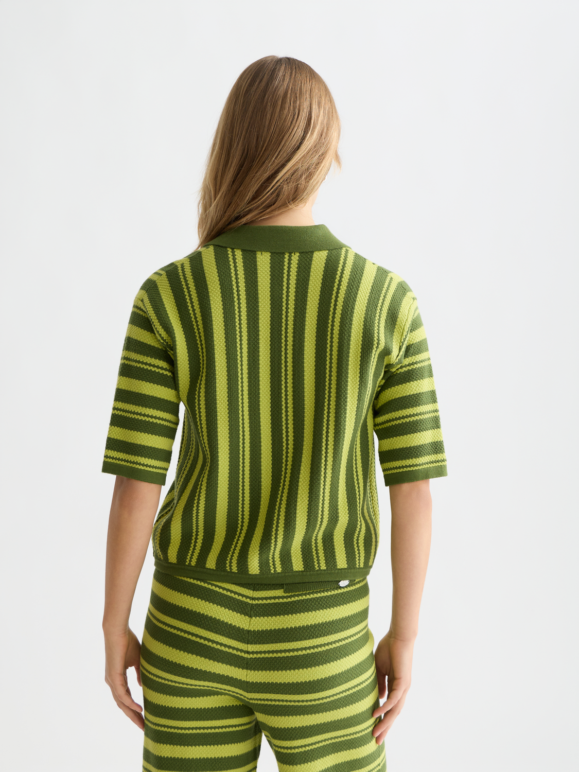 Textured vertical stripe knitted tee