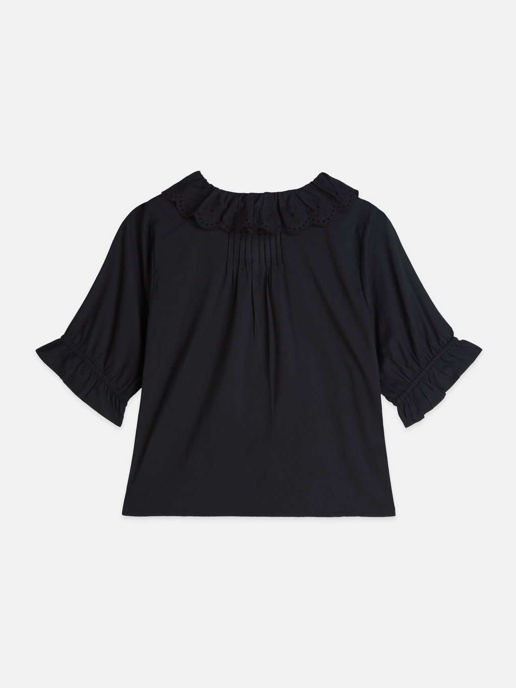 Short sleeve blouse with embroidered details