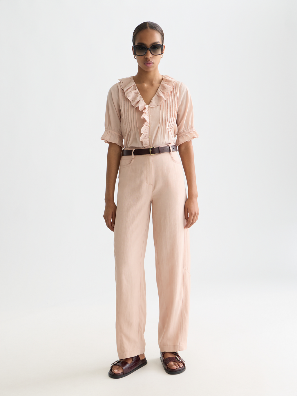 Short sleeve blouse with embroidered details