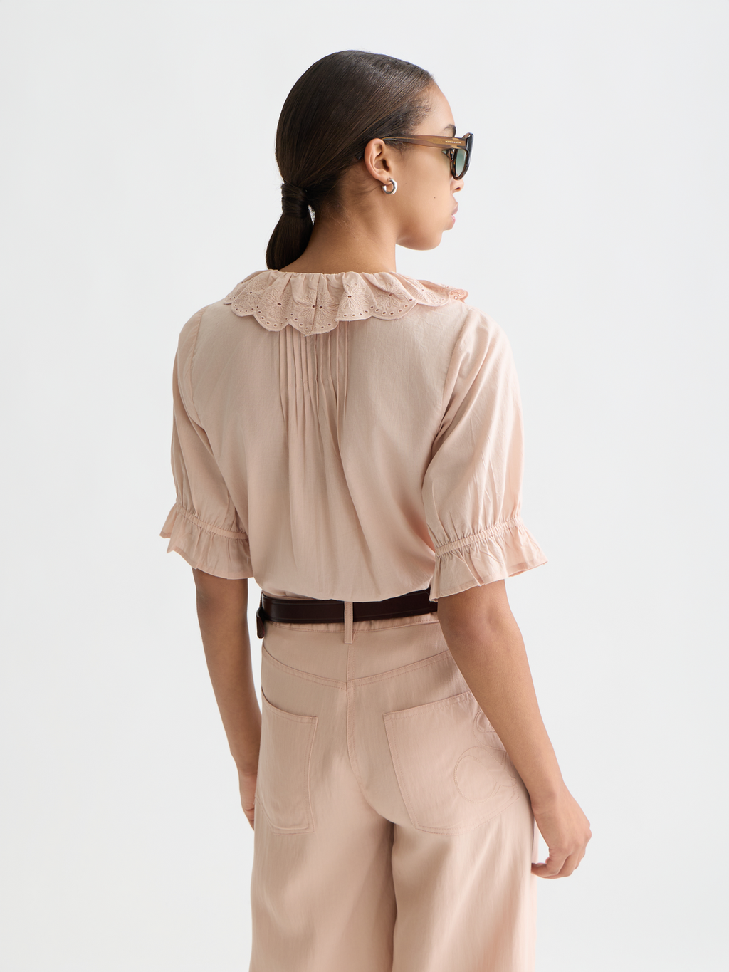 Short sleeve blouse with embroidered details