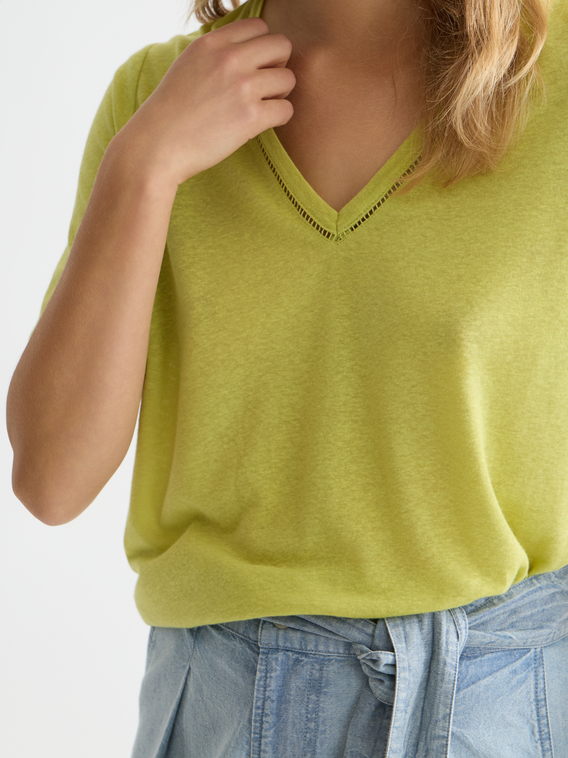 Linen V-neck T-shirt