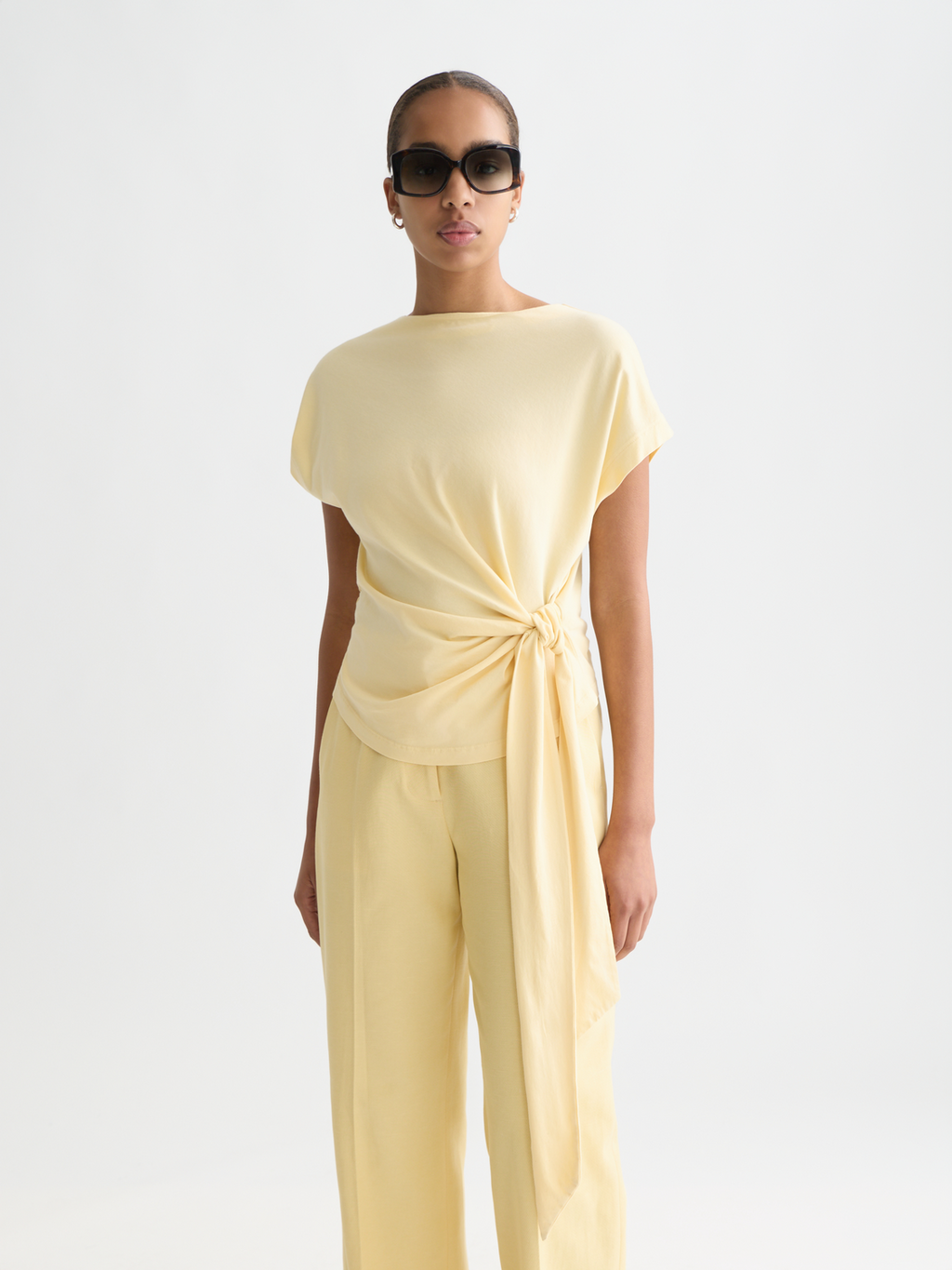 Knotted slash neck T-shirt