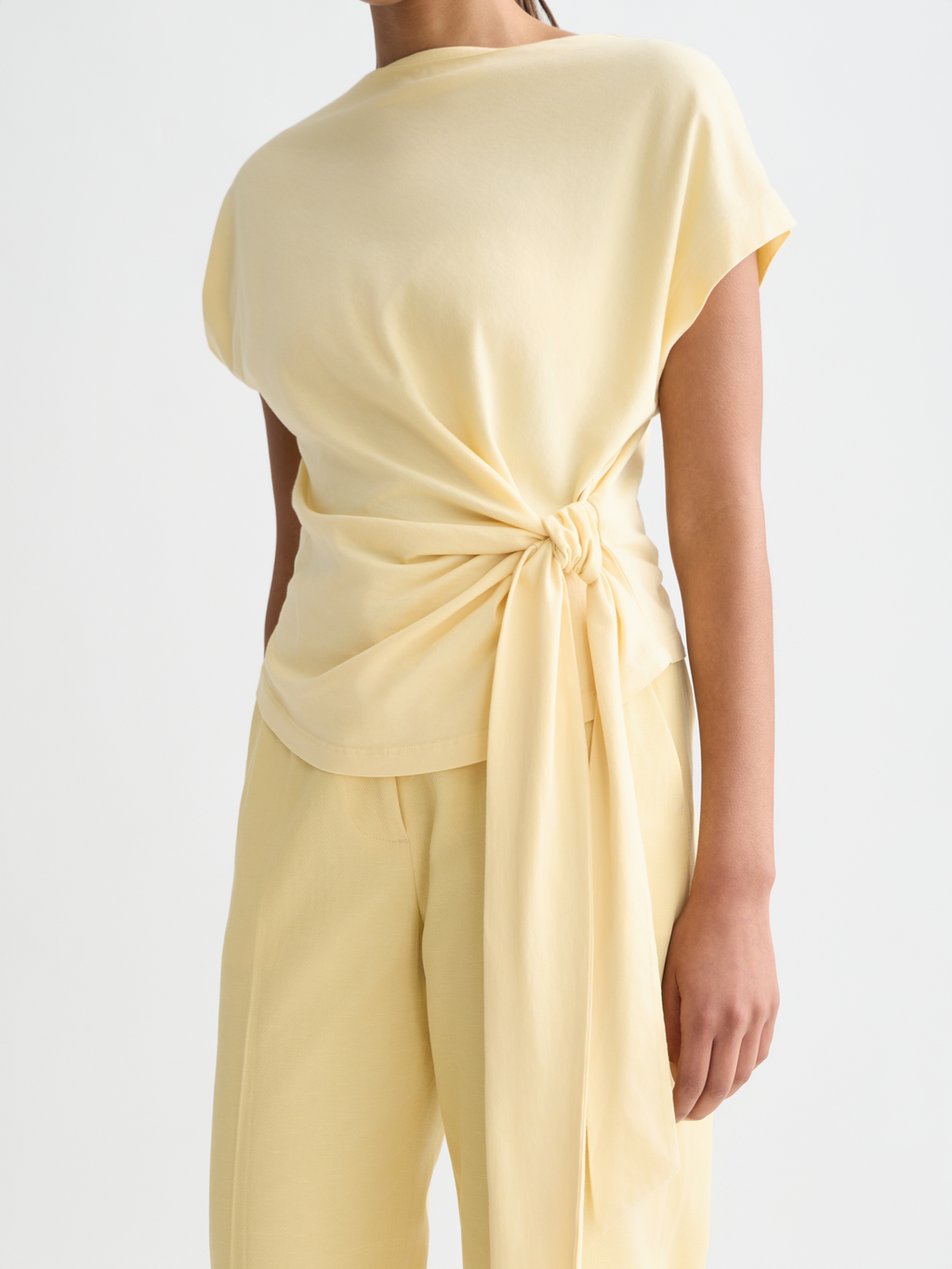 Knotted slash neck T-shirt