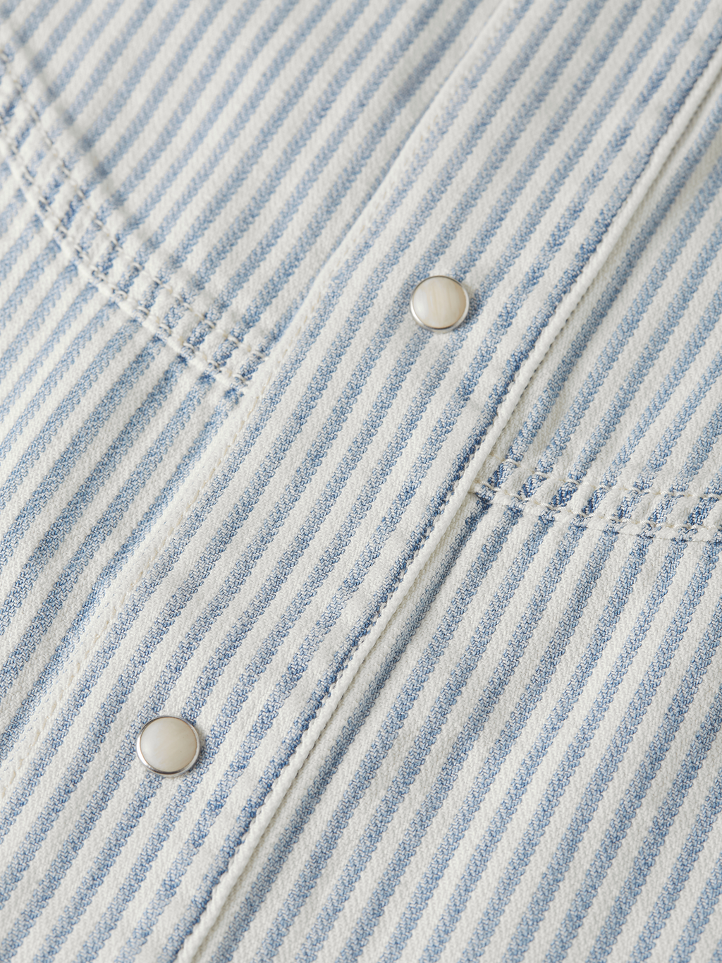 Short sleeve denim shirt