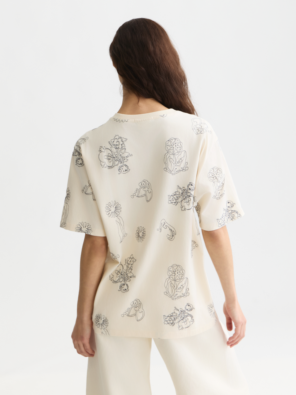 Embroidered loose T-shirt