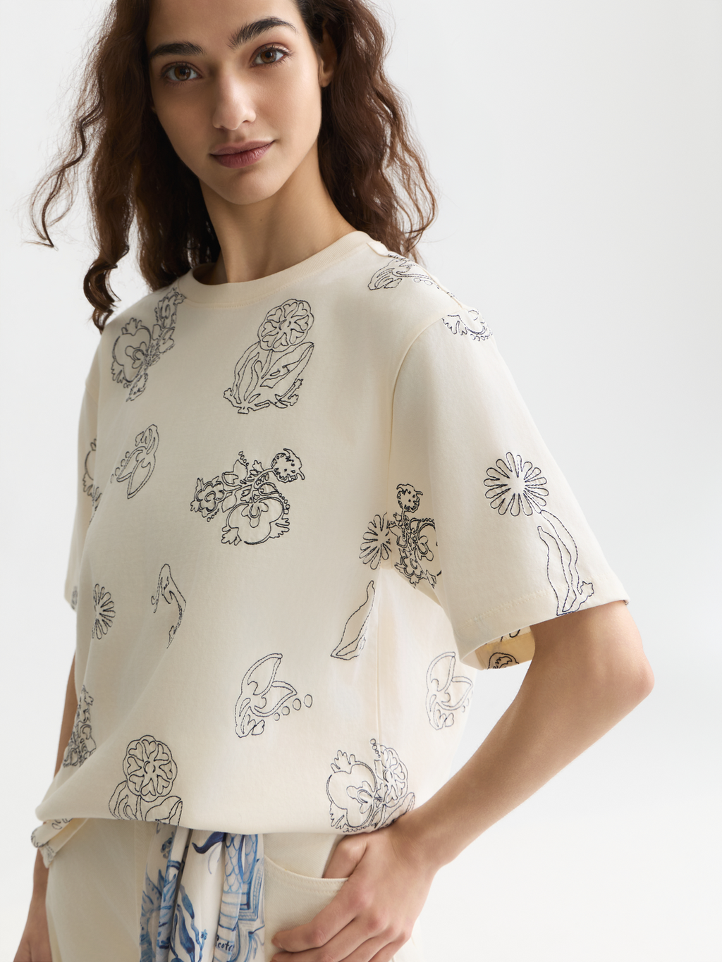 Embroidered loose T-shirt