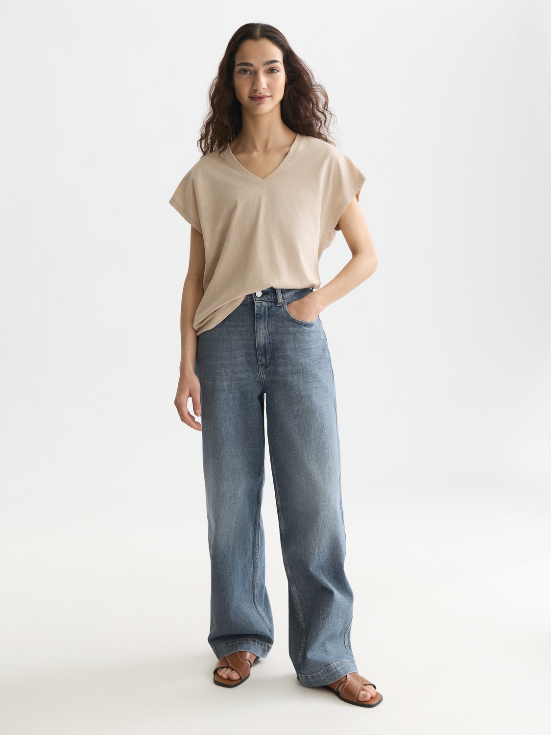Ampersand embroidery V-neck T-shirt– Scotch & Soda Amsterdam