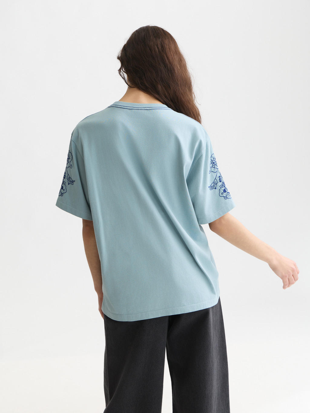 Embroidered loose T-shirt