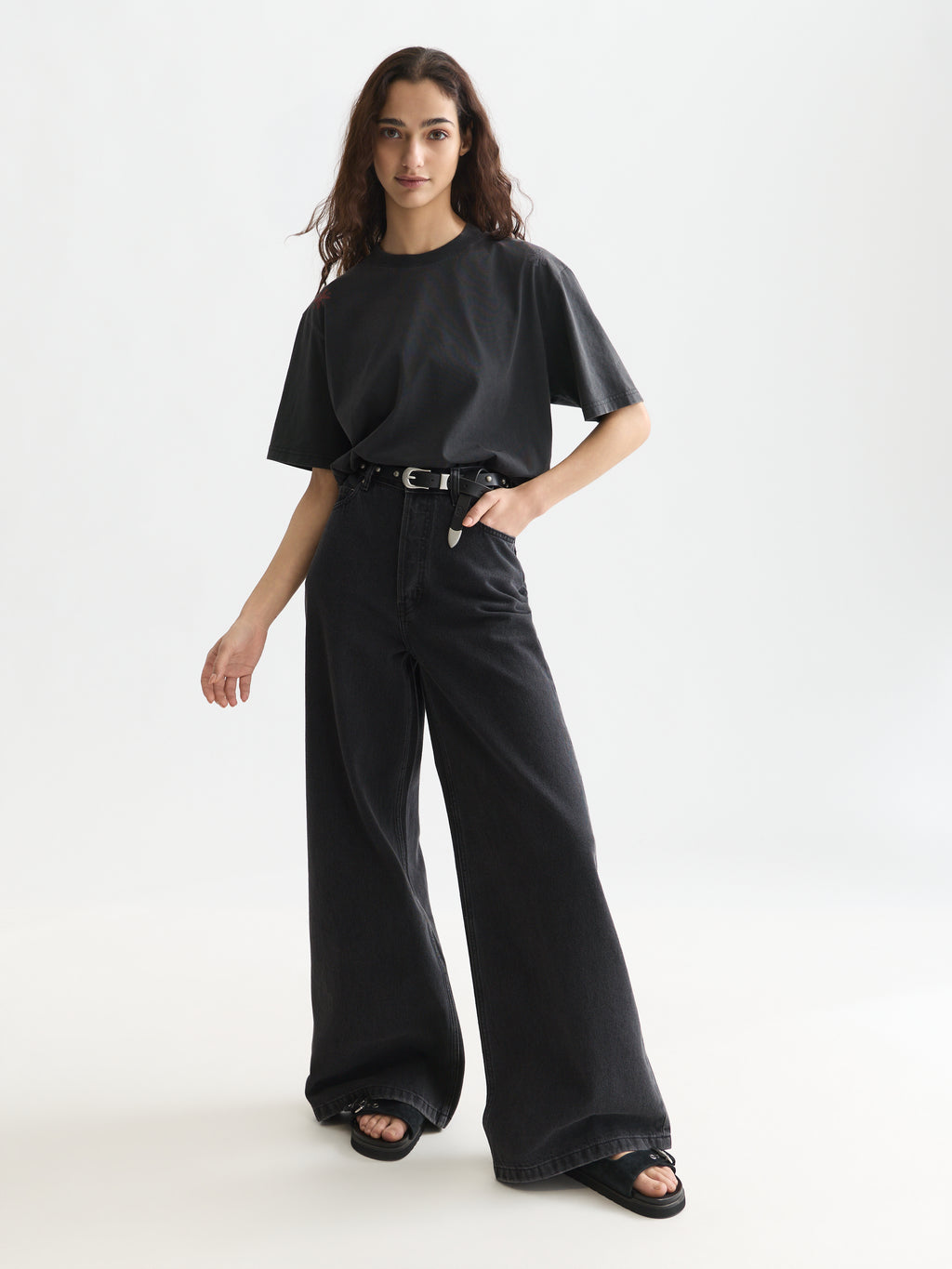 Embroidered washed loose t-shirt