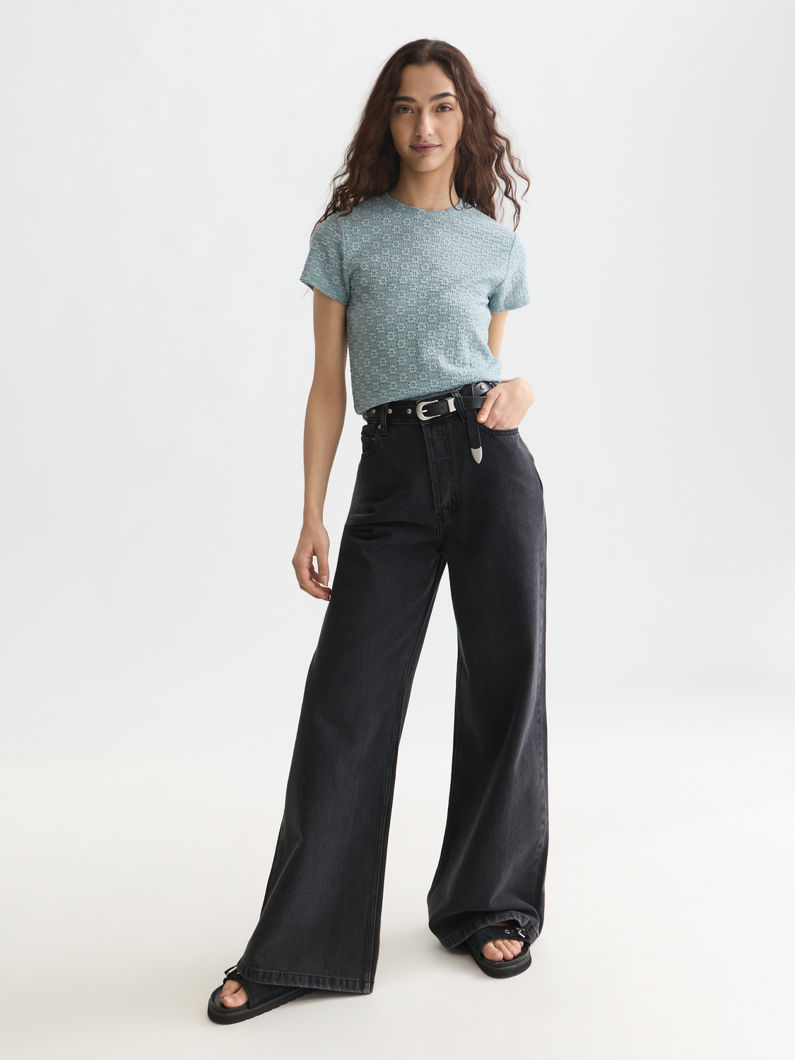 Open structure slim T-shirt
