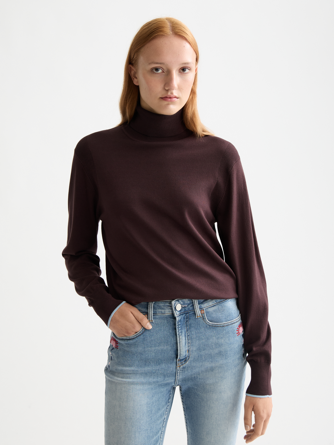 Relaxed roll neck pullover