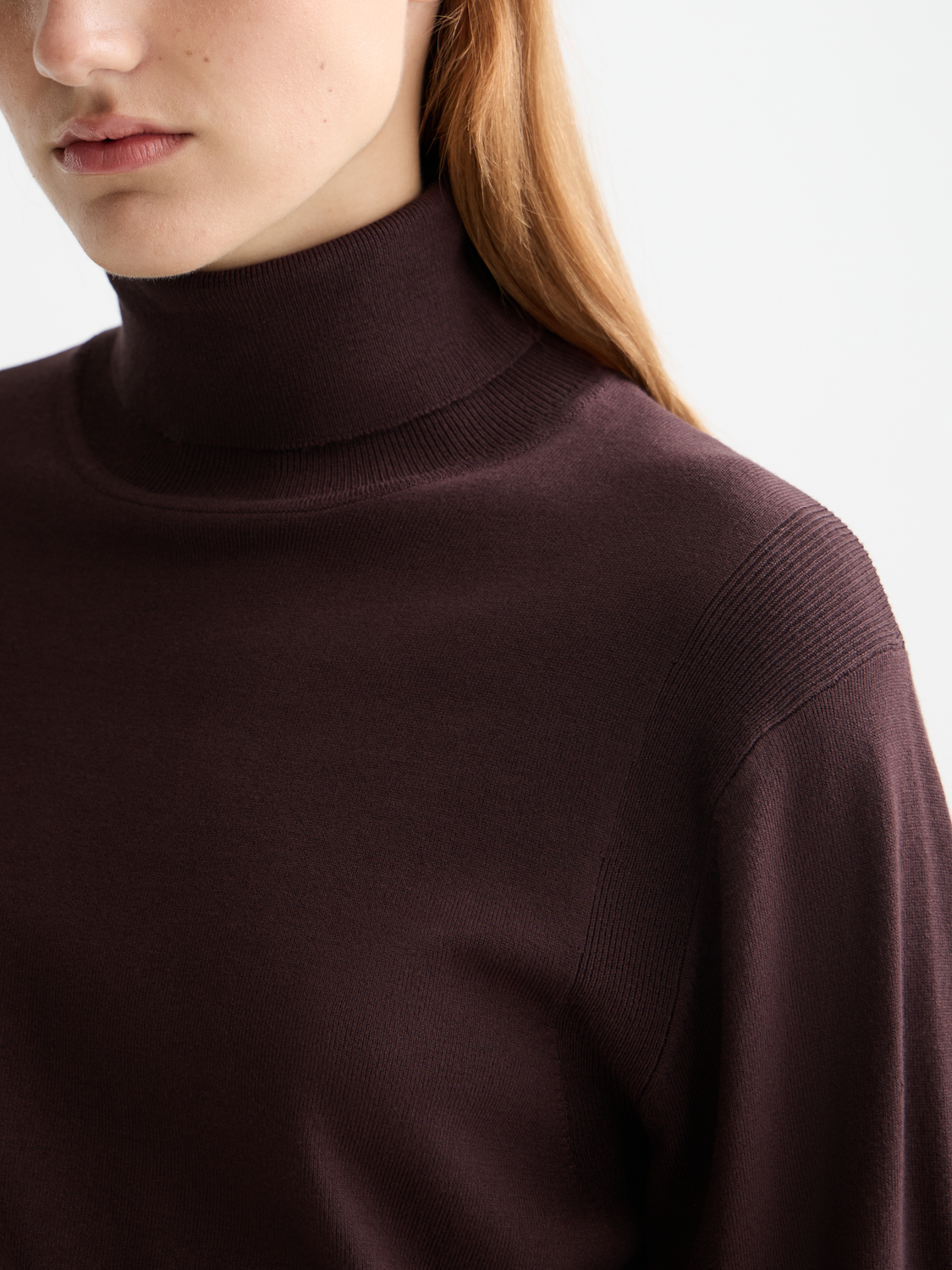 Relaxed roll neck pullover