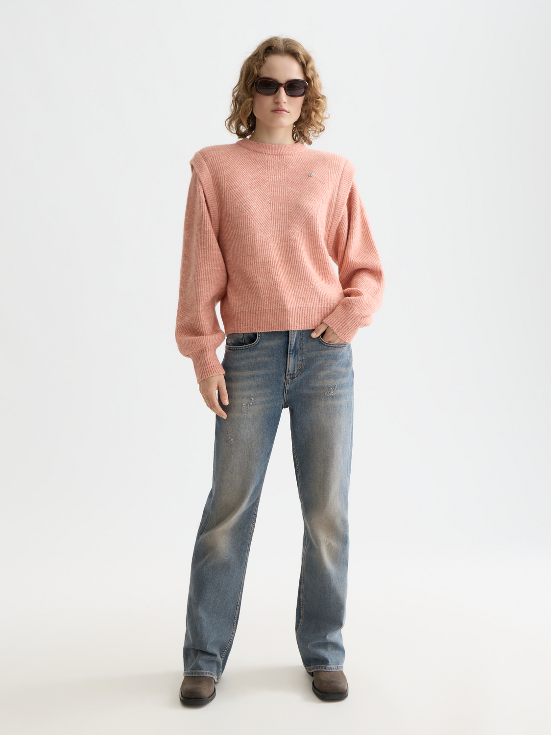 Shoulder detail crew neck pullover