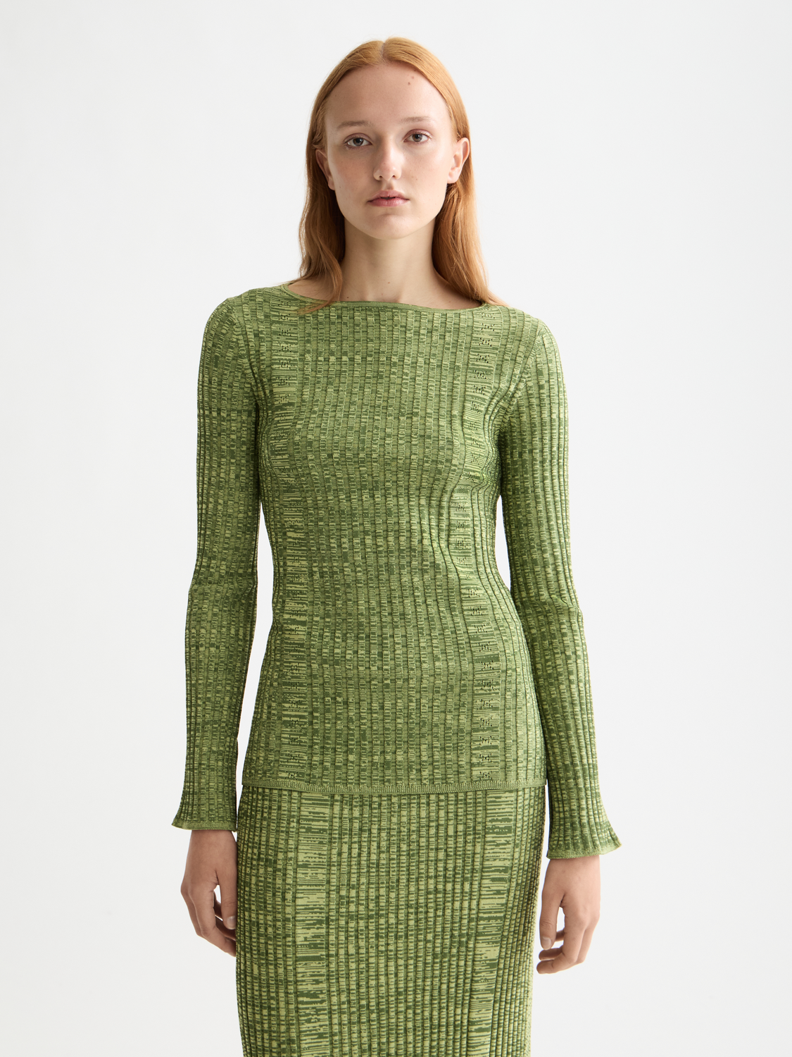 Ribbed knitted pullover
