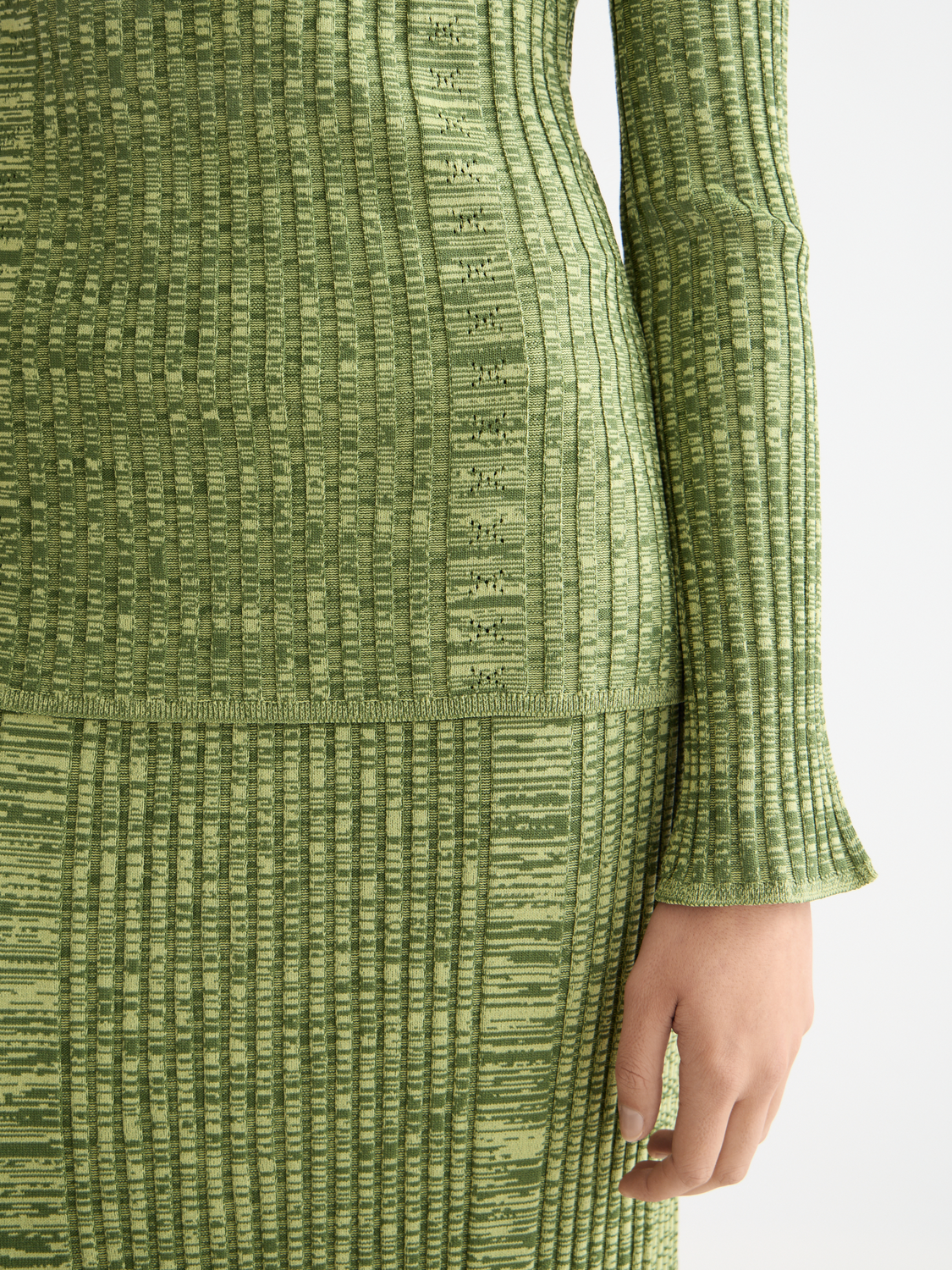 Ribbed knitted pullover