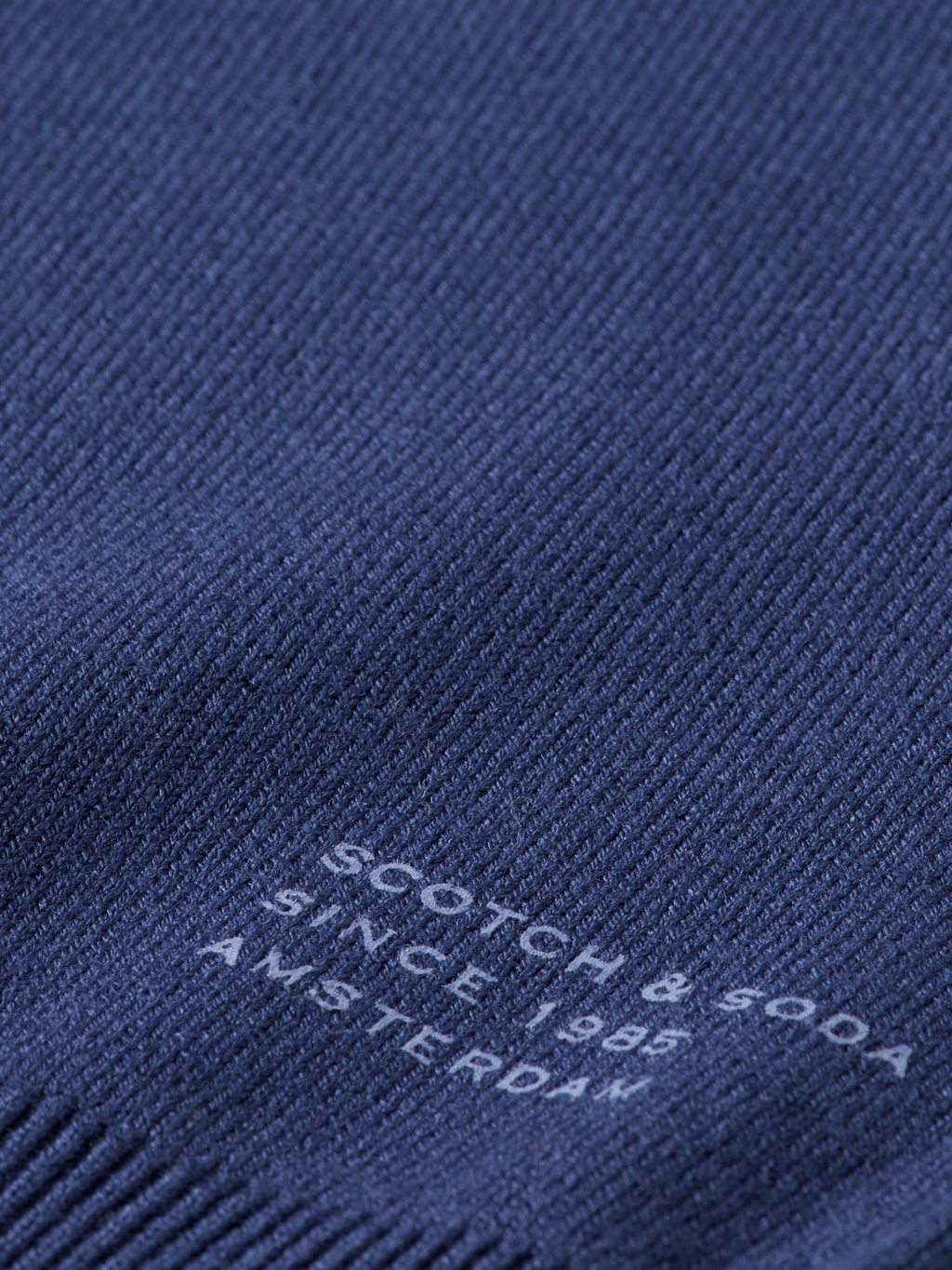 V-neck relaxed pullover