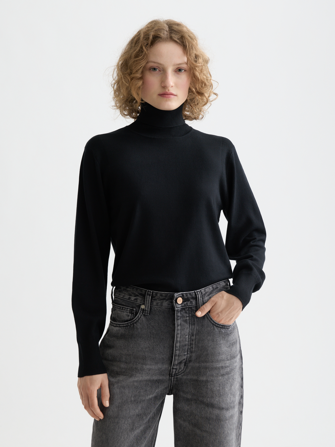 Essentials Roll Neck Pullover - BLACK