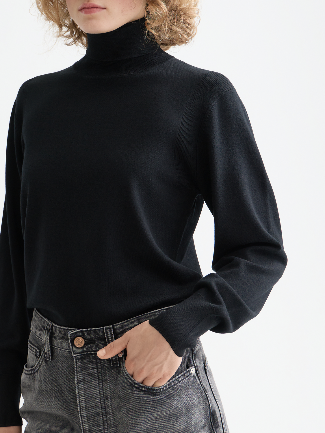Essentials Roll Neck Pullover - BLACK