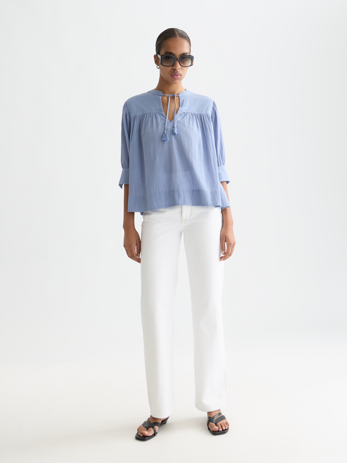 Relaxed blouse with gathers