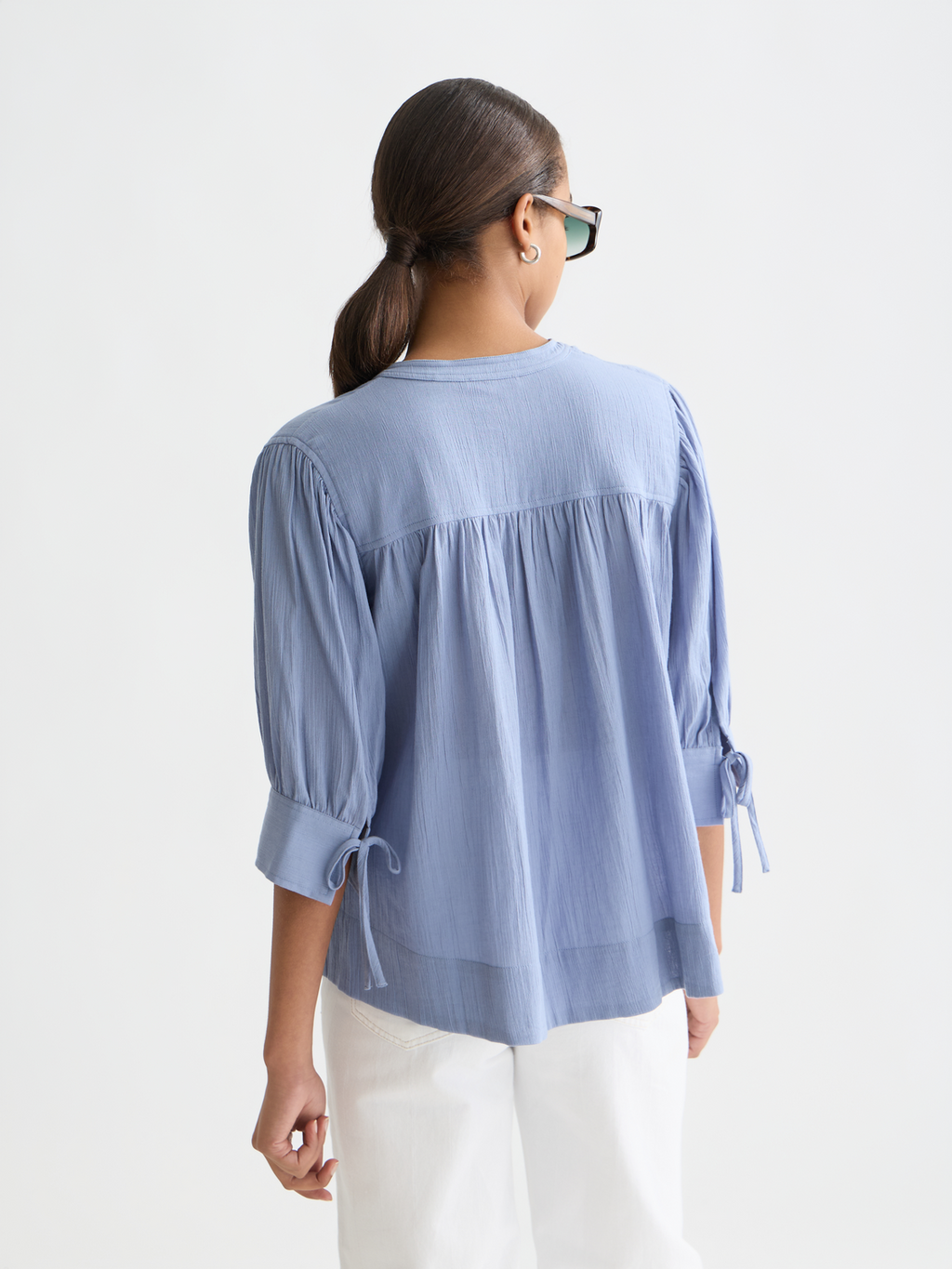 Relaxed blouse with gathers