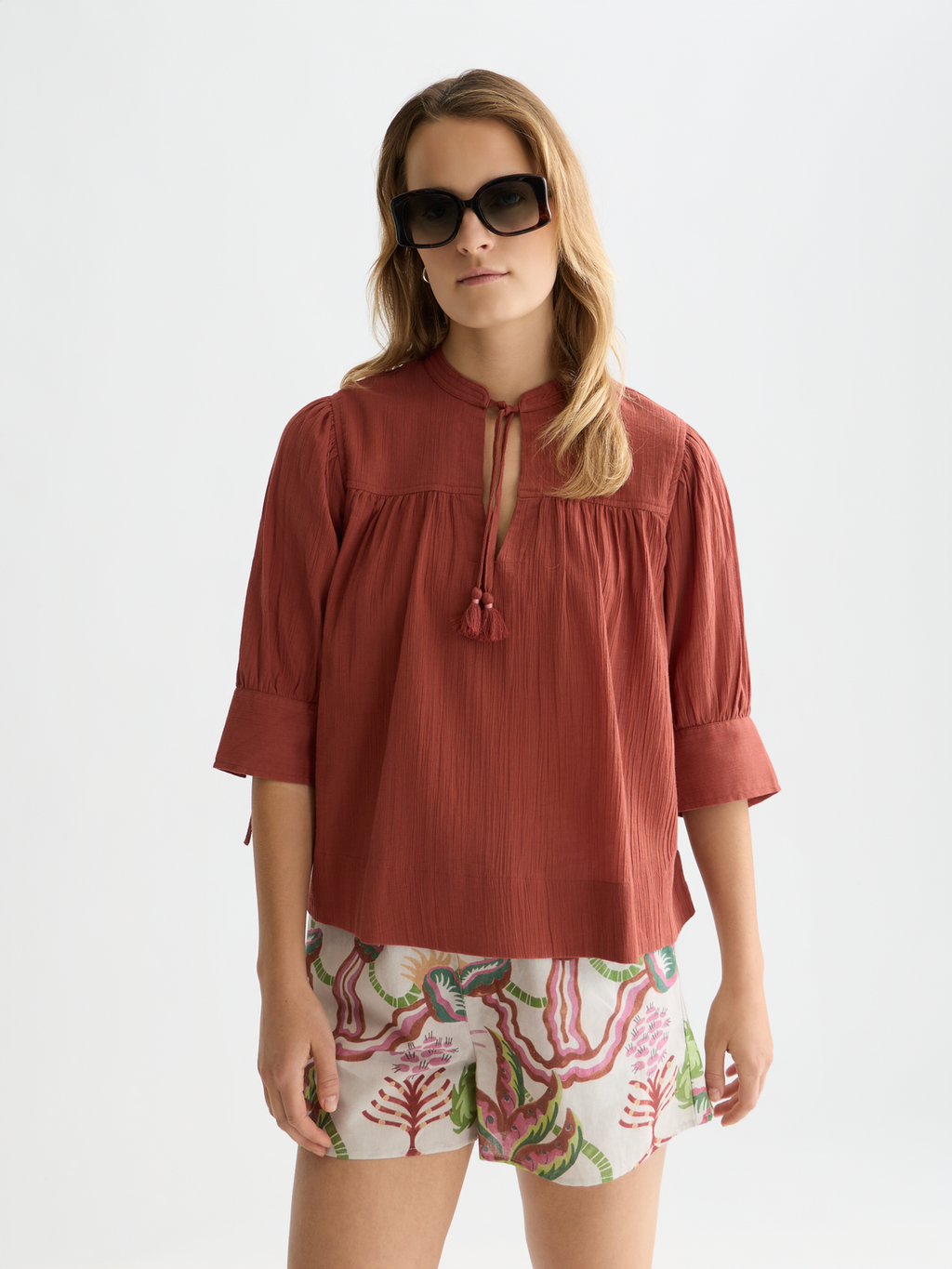 Relaxed blouse with gathers
