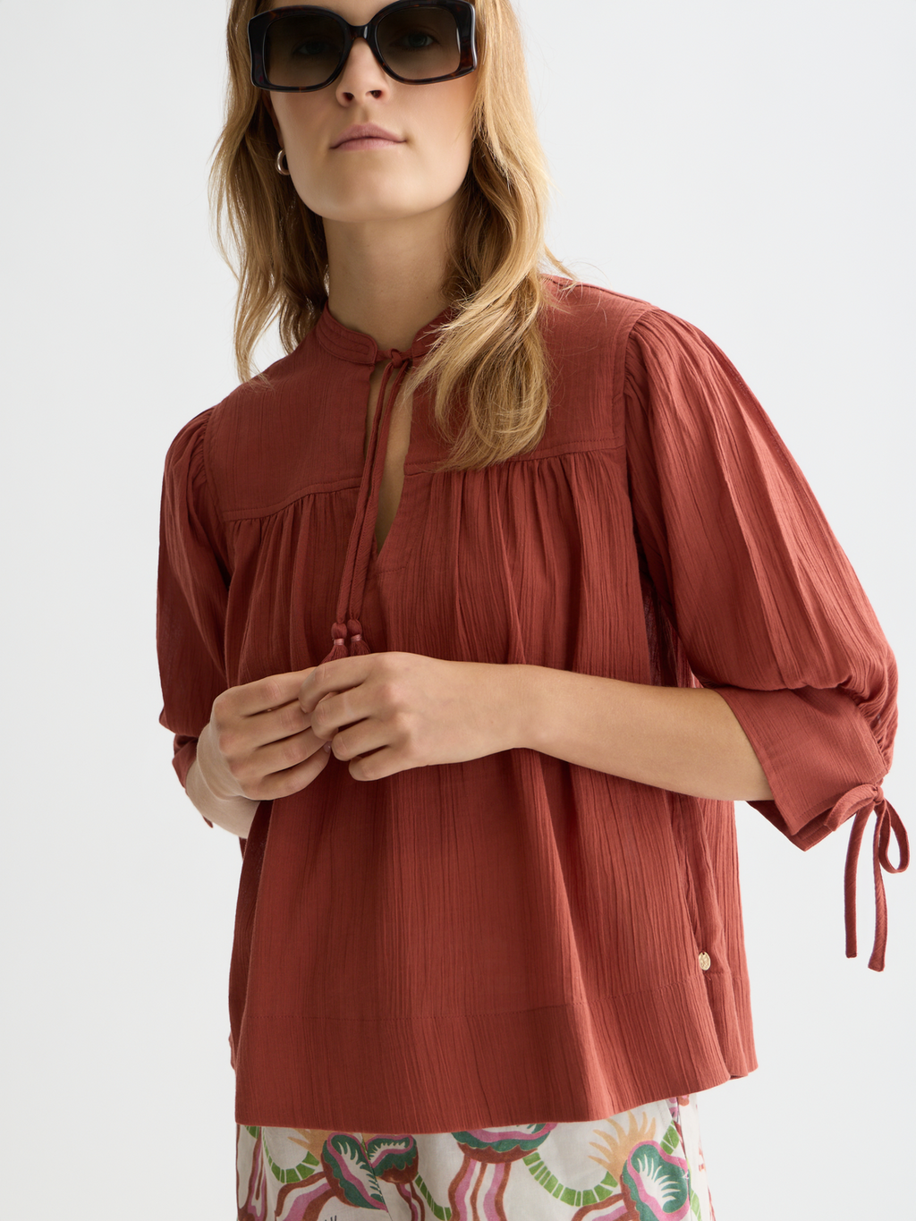 Relaxed blouse with gathers