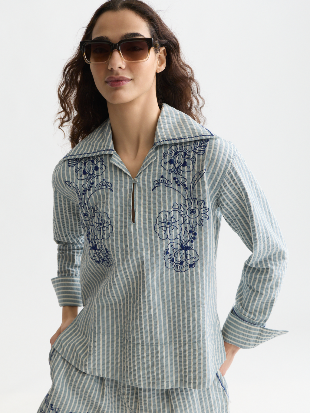 Embroidered structured long-sleeved tunic