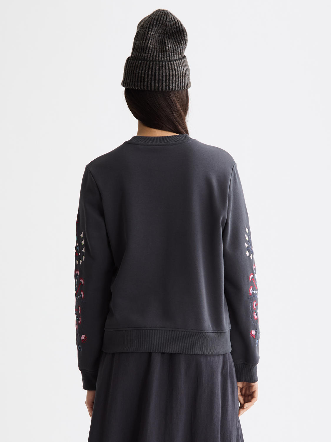 Embroidered regular sweatshirt