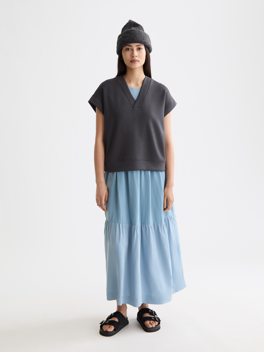 V-neck sleeveless modal sweatshirt