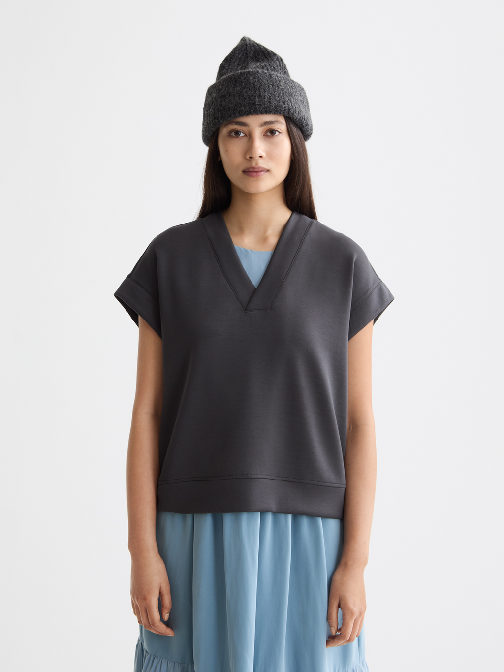 V-neck sleeveless modal sweatshirt