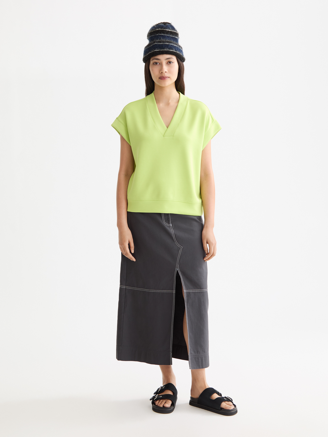 V-neck sleeveless modal sweatshirt