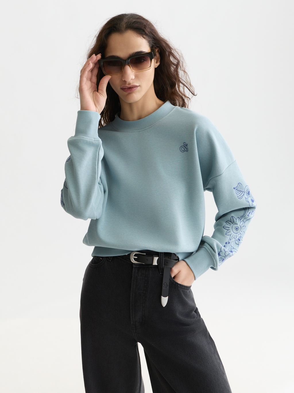 Embroidered relaxed sweatshirt